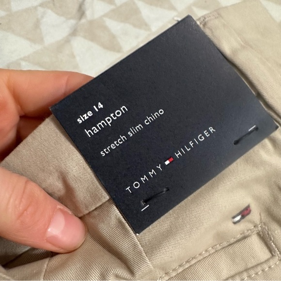 Tommy Hilfiger
Women's TH Flex Hampton Cuffed Chino Straight-Leg Pants, khaki - Picture 4 of 4